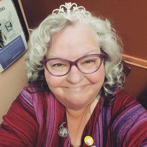 Meet your Posher, Debra